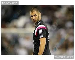 记者：多纳鲁马经纪人下周中会见巴黎高层，了解续约可能性