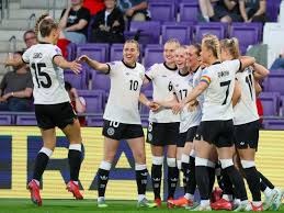 塞内加尔主帅：帕普-萨尔被撞了一下不太舒服，但不是大问题