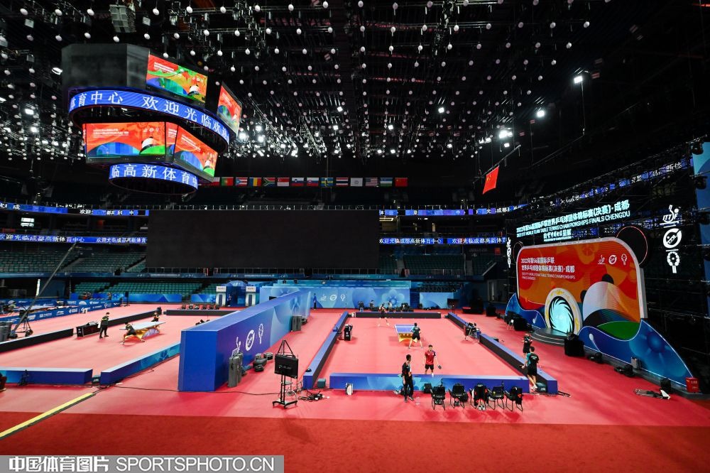 卡斯特罗普：踢拜仁染红是我铲球出现了失误；我最擅长8号位